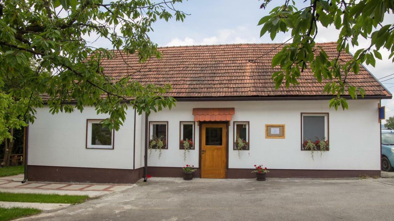 Apartmani Papes Крапина Екстер'єр фото